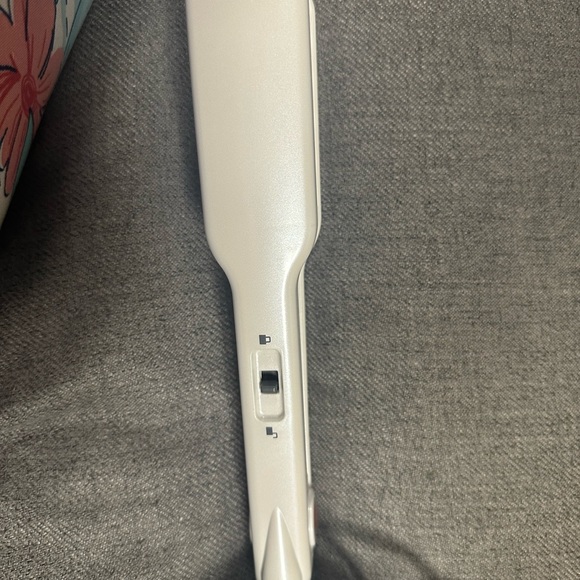 White Hair Volumizing Iron - Picture 8 of 8